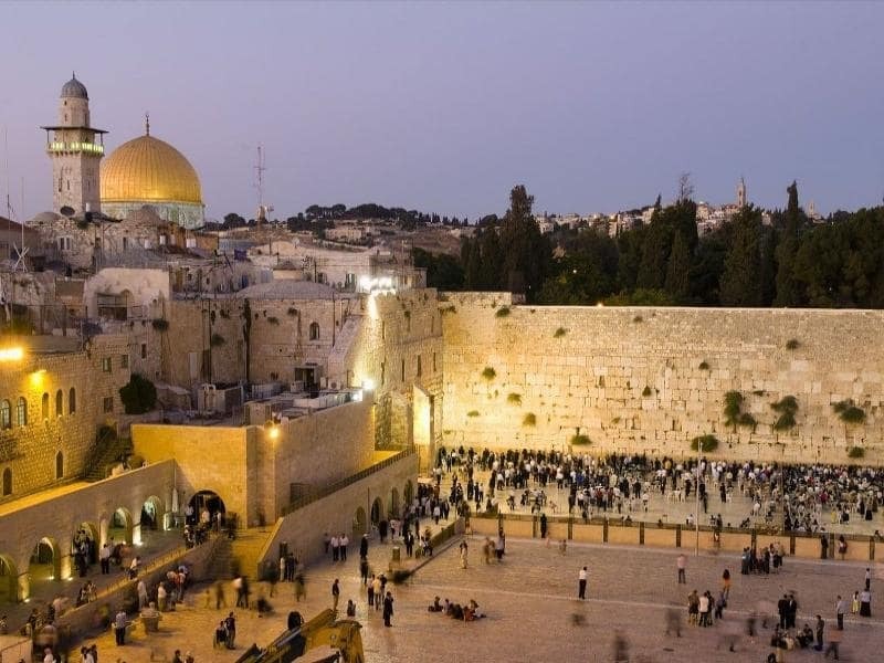 Разговор с богом по мобилке и рассол из Мертвого моря: путешествие в Израиль
