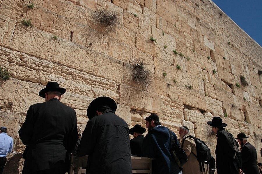 Розмова з богом по мобілці і розсіл з Мертвого моря: подорож в Ізраїль