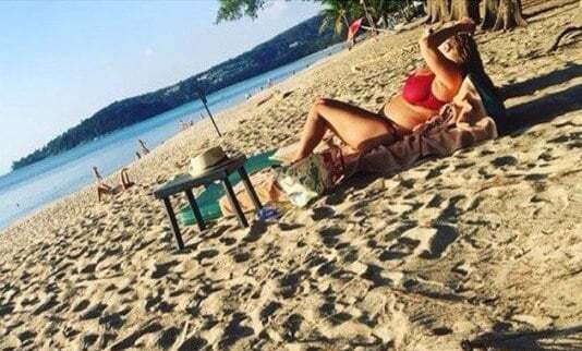 Анна Семенович шокировала располневшей фигурой на пляже