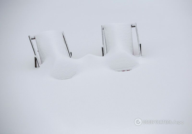 США накрила найсильніша за 100 років сніжна буря: фоторепортаж