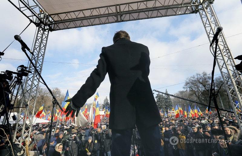 Молдавська опозиція висунула владі ультиматум: фоторепортаж і відео