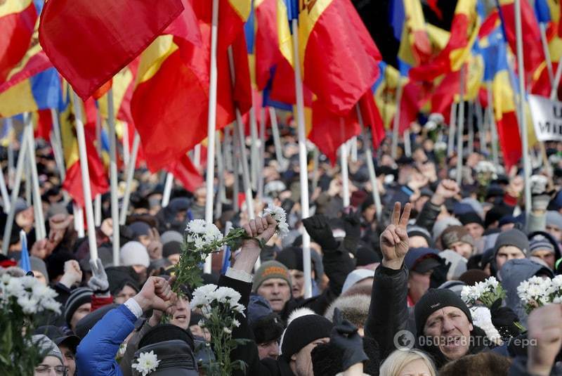 Молдавська опозиція висунула владі ультиматум: фоторепортаж і відео