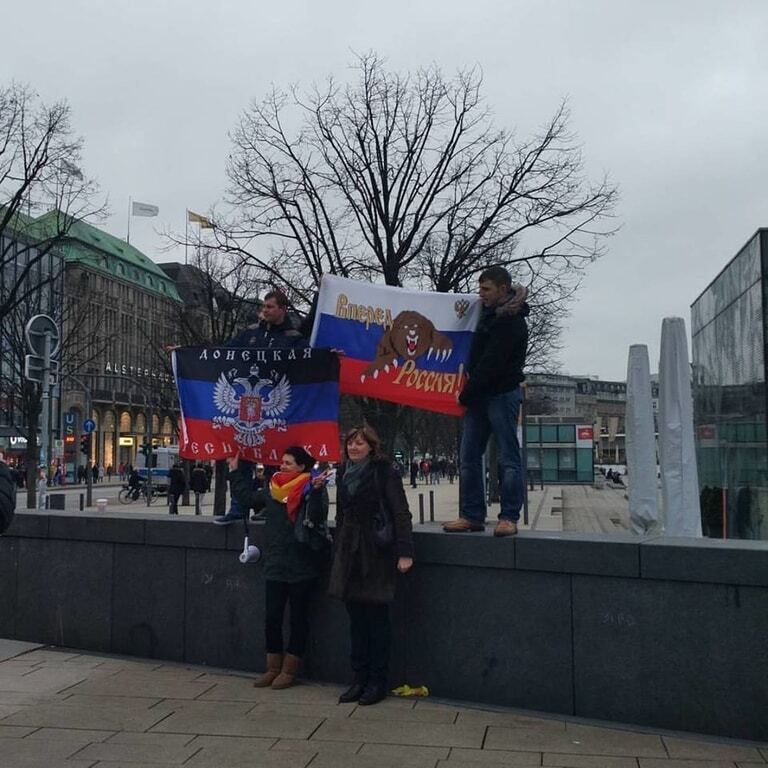 В Гамбурге на митинг в поддержку "ДНР" вышли аж четыре человека: фотофакт