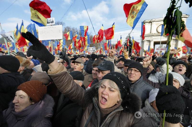 Молдавська опозиція висунула владі ультиматум: фоторепортаж і відео