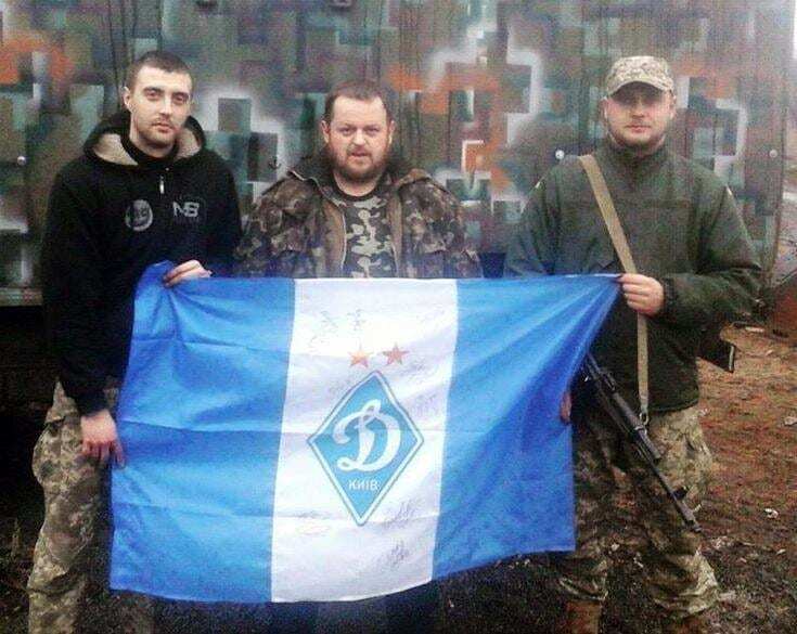 Футболисты "Динамо" сделали душевный подарок бойцам АТО: фото презента