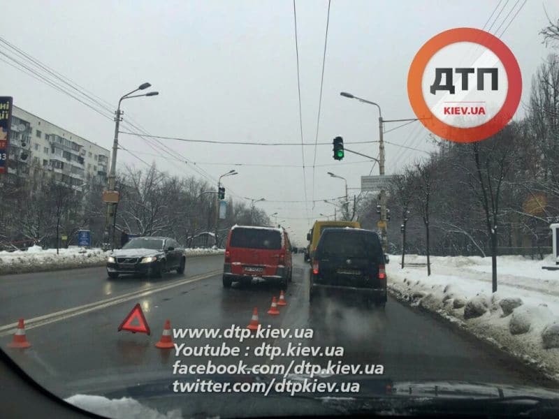 В Киеве из-за ДТП оказался блокирован проспект Глушкова