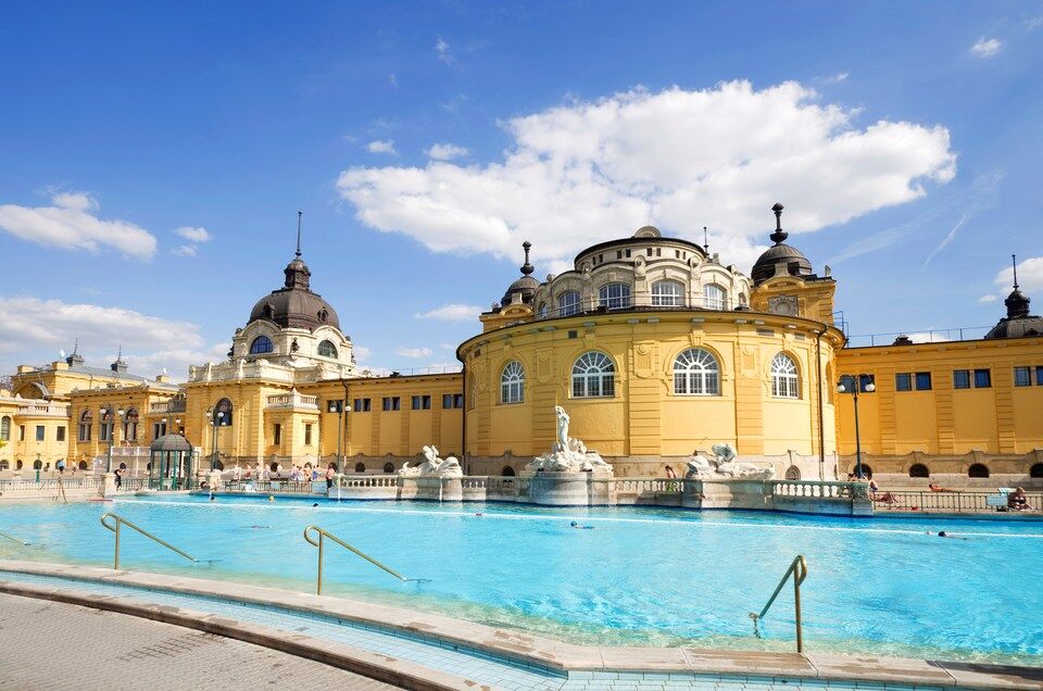 Купальни Сечени в Будапеште, Венгрия