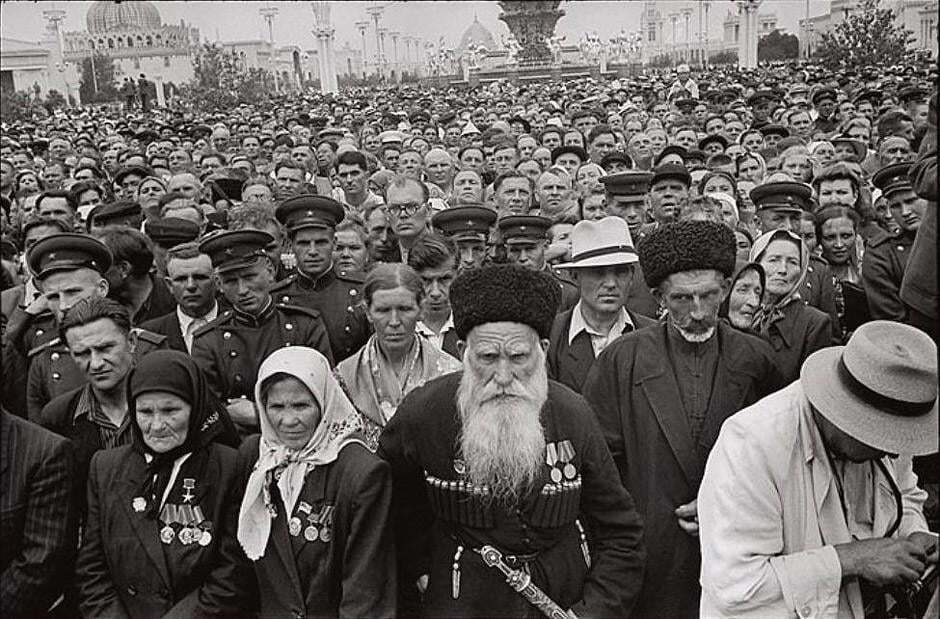 Страна страха: опубликованы снимки СССР от французского фотографа