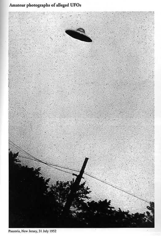 ЦРУ розкрило секретні дані про НЛО: опубліковані фото
