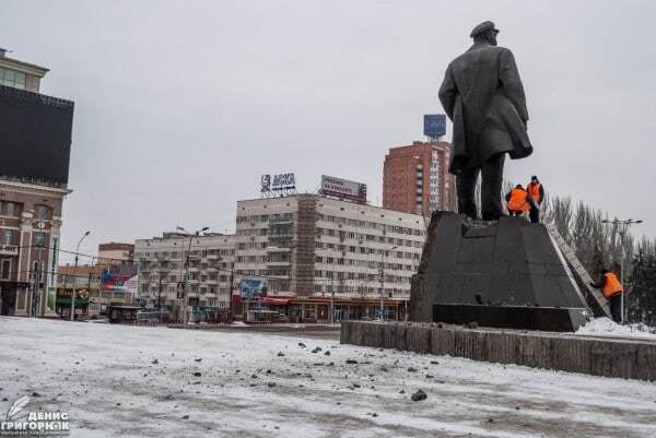 Месть за "развал России"? В центре Донецка пытались взорвать памятник Ленину