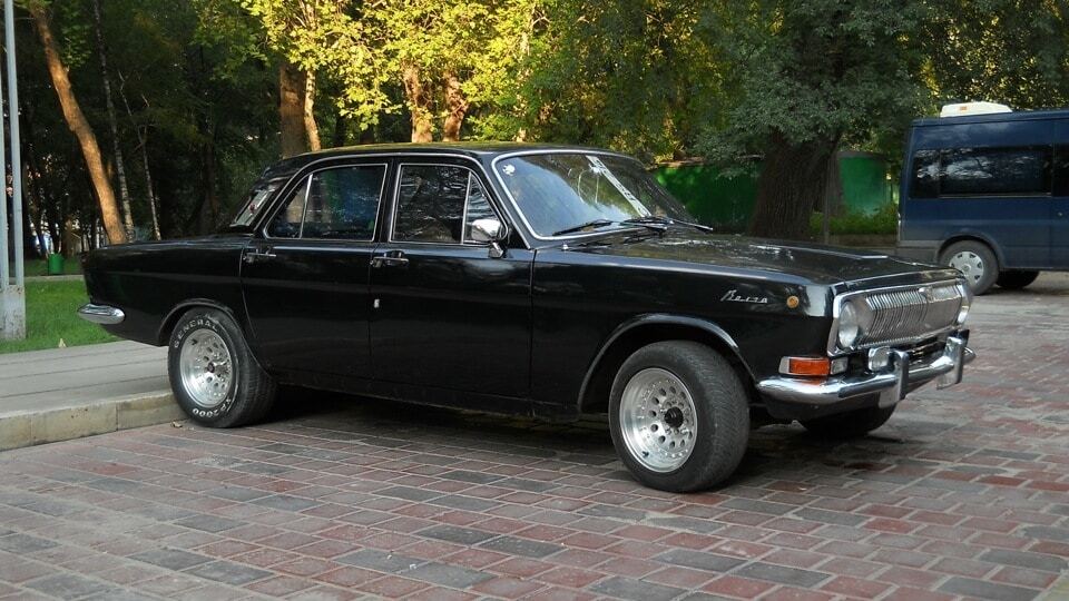 Автомобильная ностальгия: топ-5 редких машин производства СССР