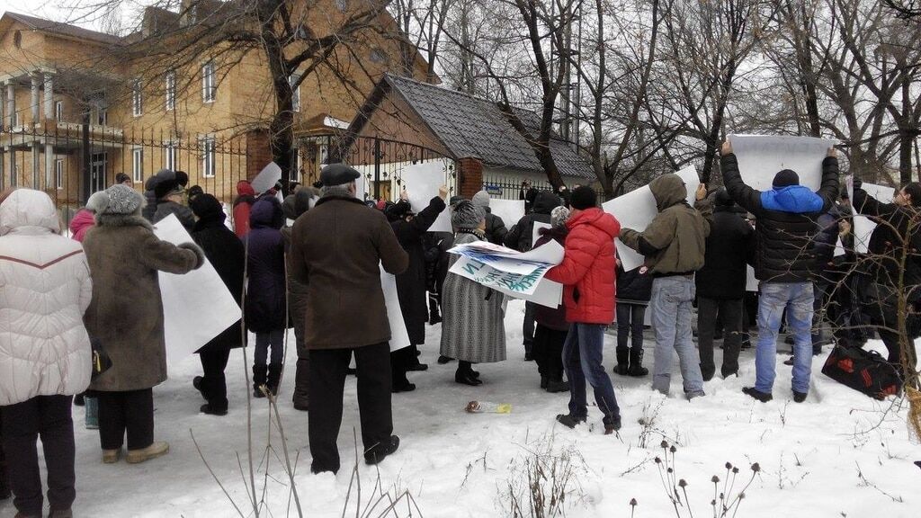 "Секта ЦРУ": в Донецке провели митинг против греко-католиков