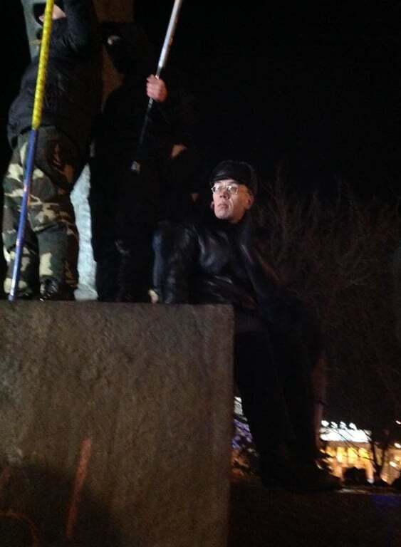 В Днепропетровске повалили памятник организатору Голодомора