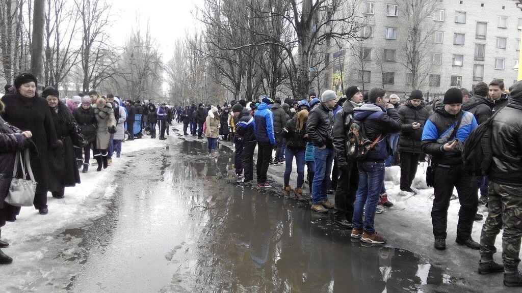 "Секта ЦРУ": в Донецке провели митинг против греко-католиков