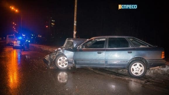 У Києві п'яний водій Ford протаранив маршрутку