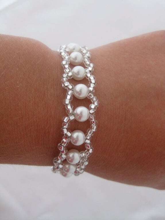 Как сделать оригинальный браслет из бусин: простой мастер-класс