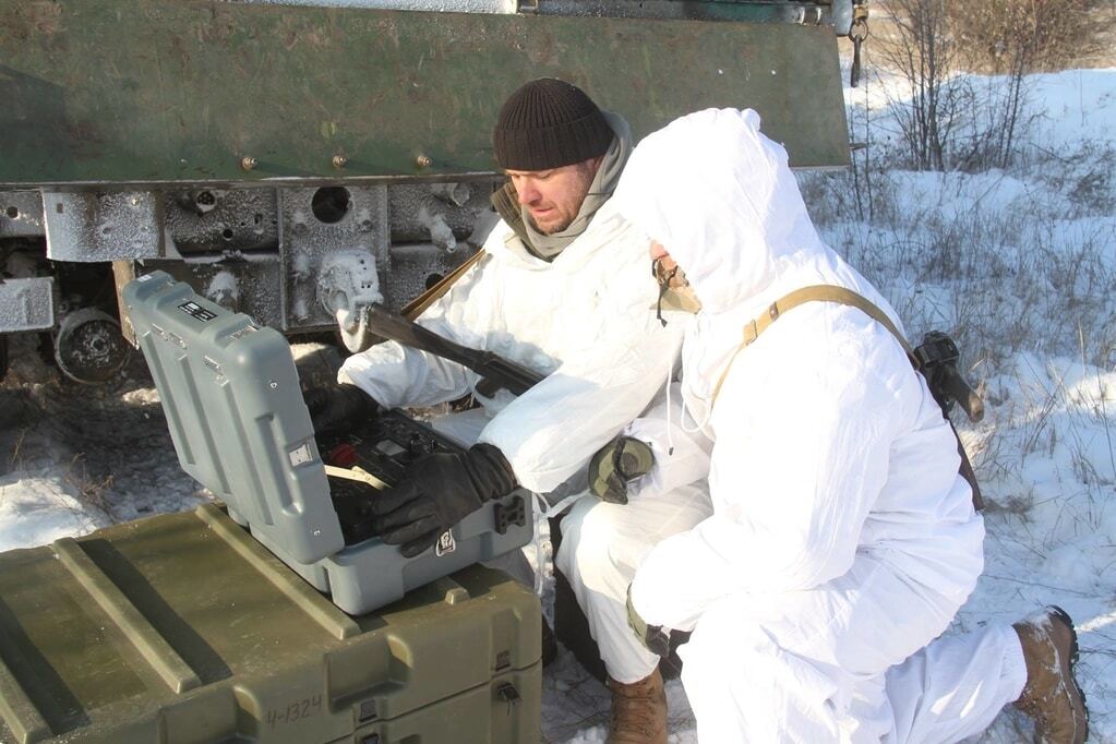 "Их здесь нет": возле Светлодарска саперы обезвредили российскую кассетную мину