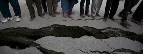 В Индии произошло мощное землетрясение: есть жертвы и десятки пострадавших