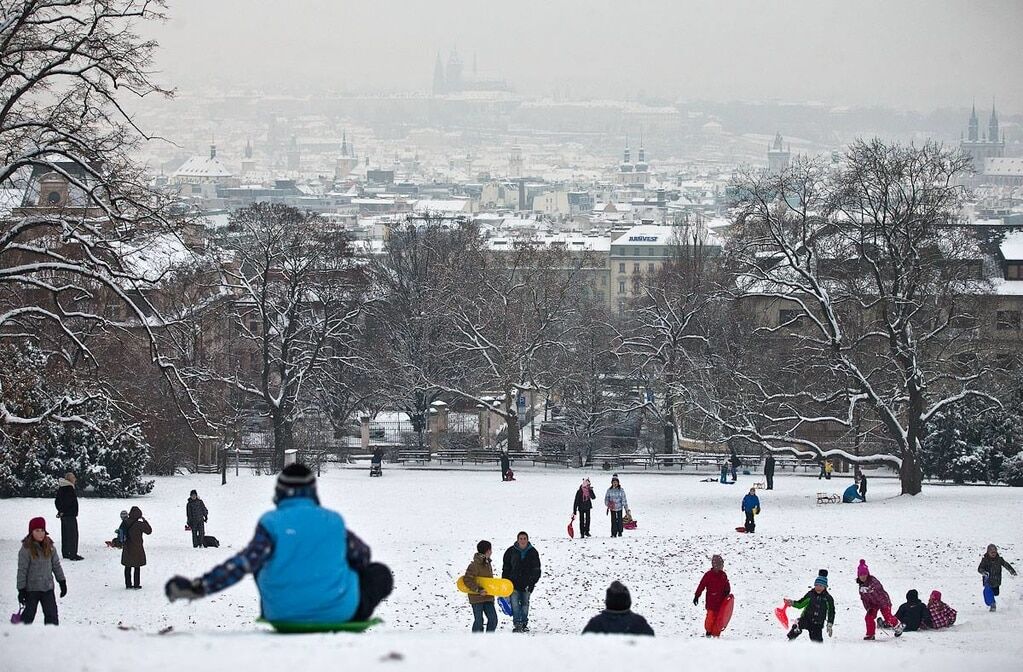 Прилетела "Снежная королева": блогер показал снимки зимней Праги
