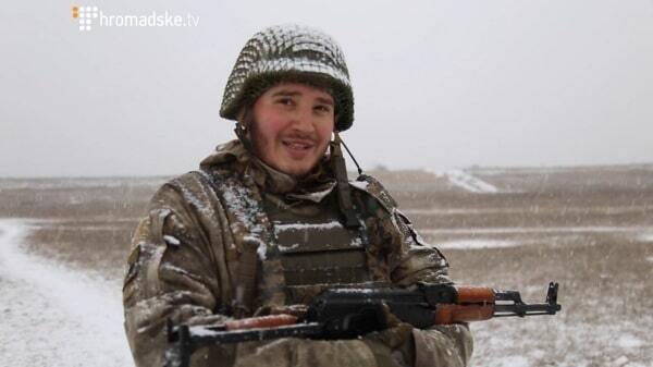 "Готуємось до війни": опубліковані фото і відео несвяткового Донбасу