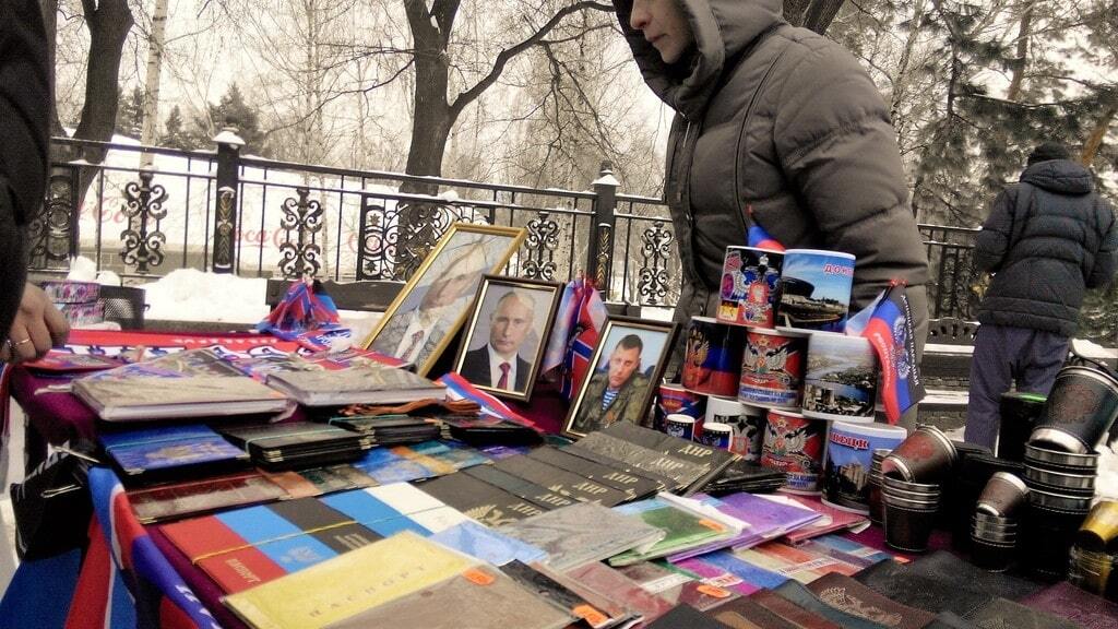 В Донецке на Рождество водили хороводы вокруг Путина: опубликованы фото и видео