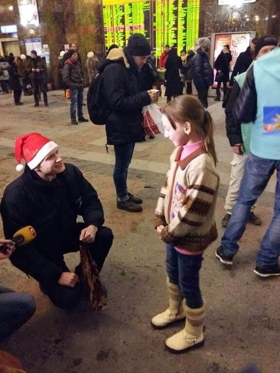 Львовская полиция на Рождество спела для украинцев колядку