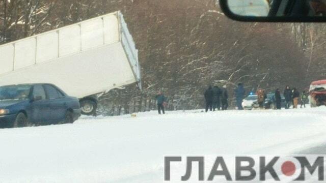 На трасі Київ-Одеса сталася масштабна ДТП: ЗМІ повідомляють про жертви