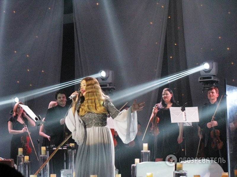 Тіна Кароль змінила три наряди на концерті в Києві: опубліковані фото і відео