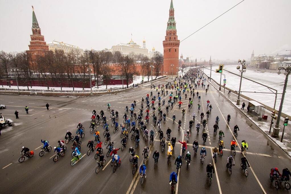 Бунт в России? В Москве устроили масштабный велопарад: фоторепортаж