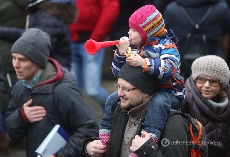 Польщу підірвали акції протестів через скандальний закон про ЗМІ: опубліковано фото