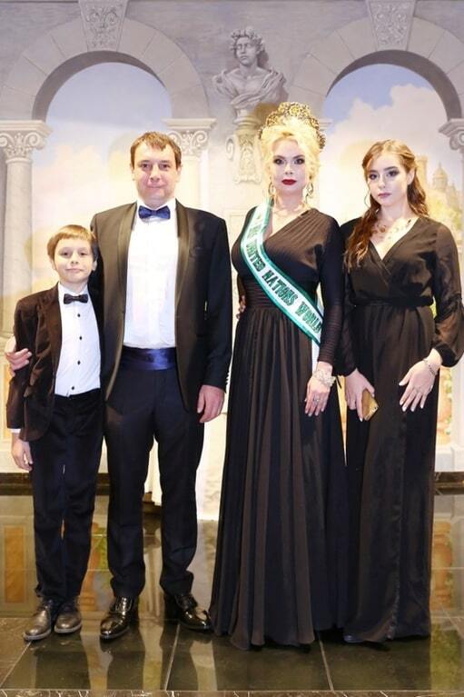 "Миссис Мира Объединенных Наций-2016" Лора Суперфин провела королевский ланч