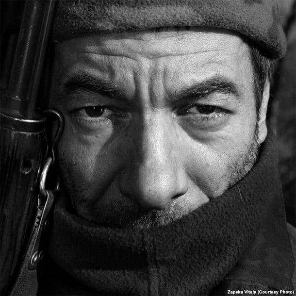 Хранить вечно: боец из Полтавы собрал уникальный фотоархив о войне на Донбассе