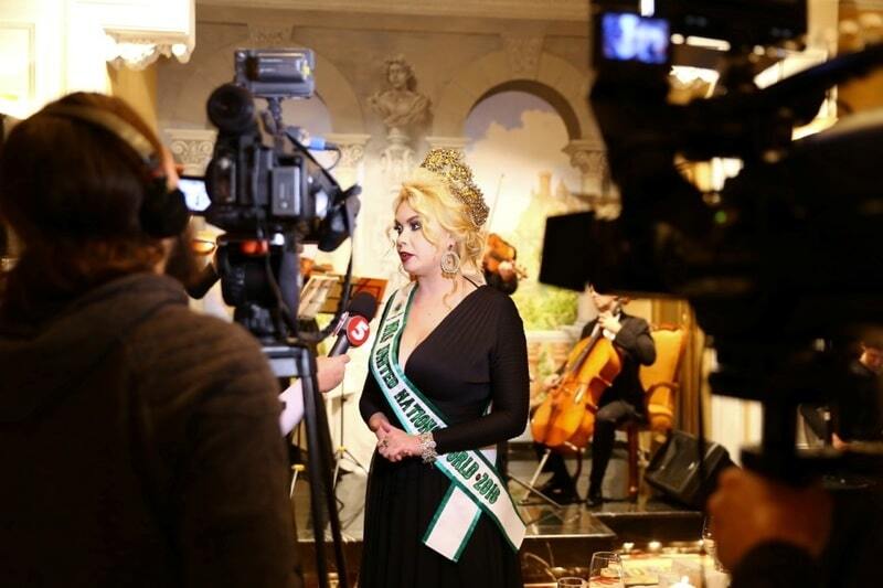 "Миссис Мира Объединенных Наций-2016" Лора Суперфин провела королевский ланч