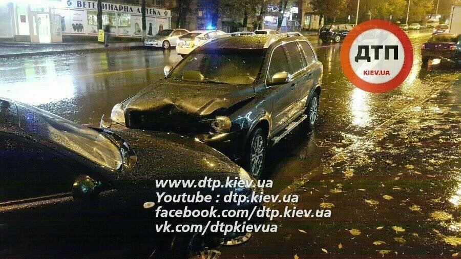 ДТП с шестью автомобилями в Киеве: стали известны подробности