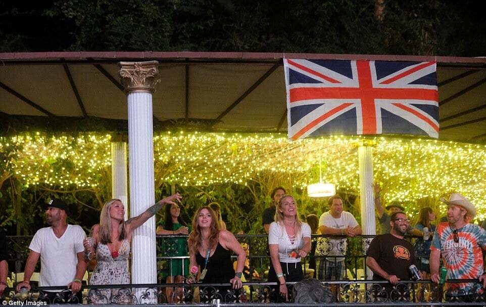 Нестареющий Пол Маккартни зажег публику песнями Битлз на фестивале в США