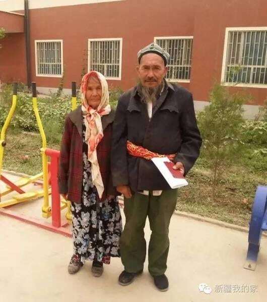 Добивался руки больше года: в Китае 71-летний мужчина женился на 114-летней женщине. Опубликованы фото