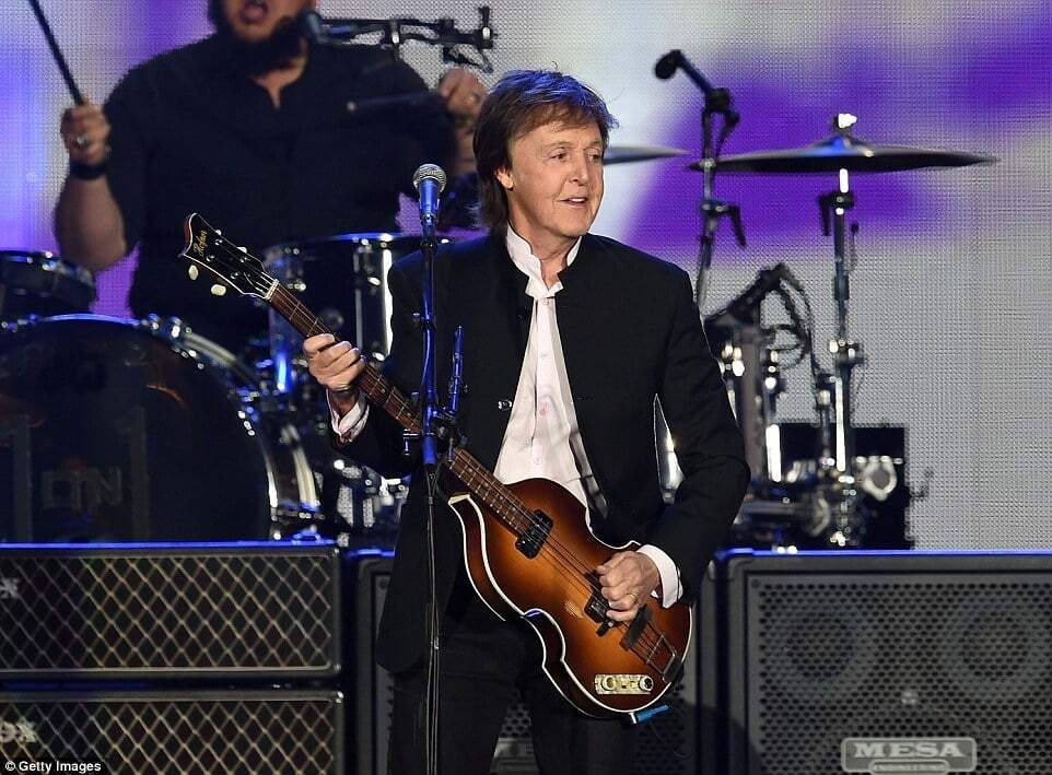 Нестареющий Пол Маккартни зажег публику песнями Битлз на фестивале в США