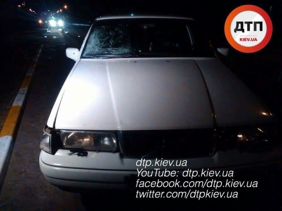 Смертельная авария под Киевом: на пешеходном переходе сбили двух девушек. Опубликованы фото