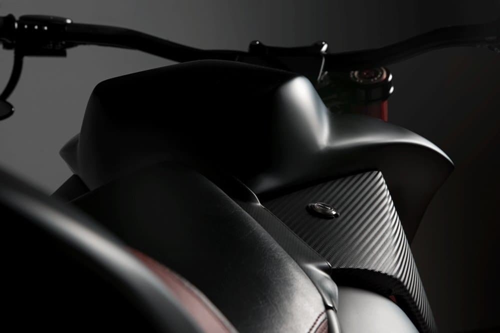 Zvexx B-2 Spirit: электрический мотоцикл с дизайном масл-байка - фото