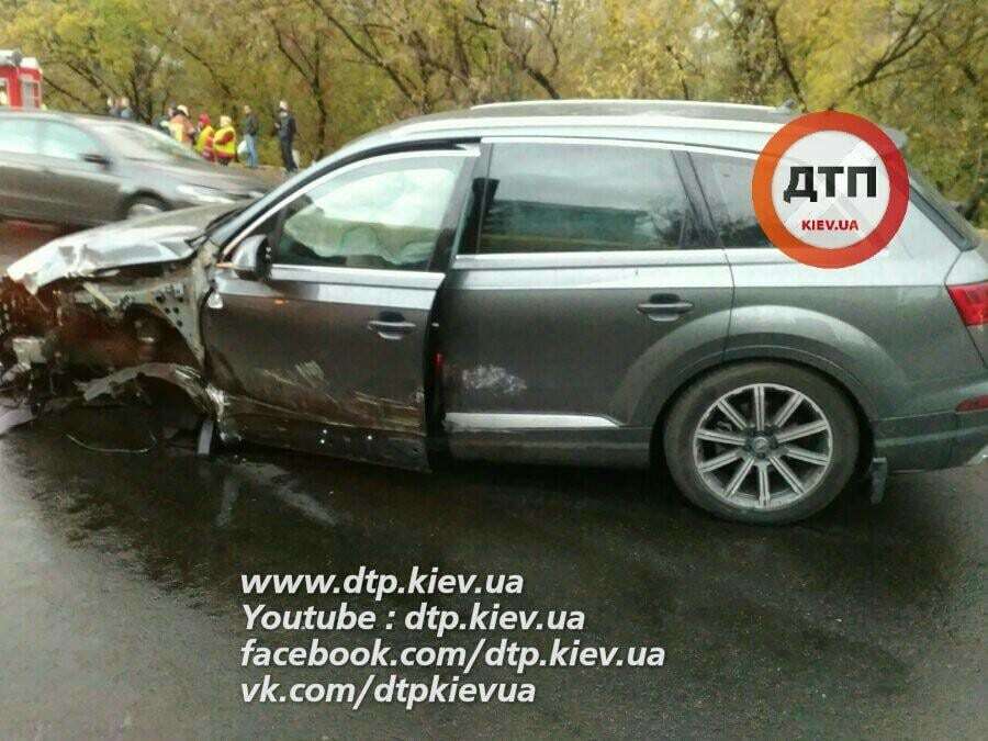 Смертельное ДТП в Киеве: водитель вылетел на встречку