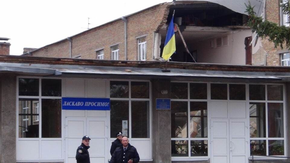 НП у школі на Київщині: у класі обвалилася стеля