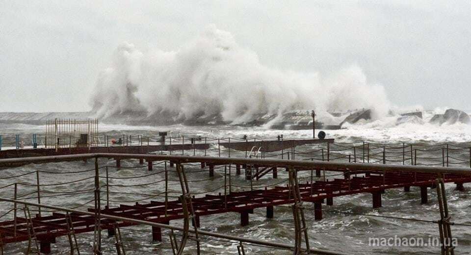 "Штормец зачётный": одесский фотограф показал впечатляющие фото стихии