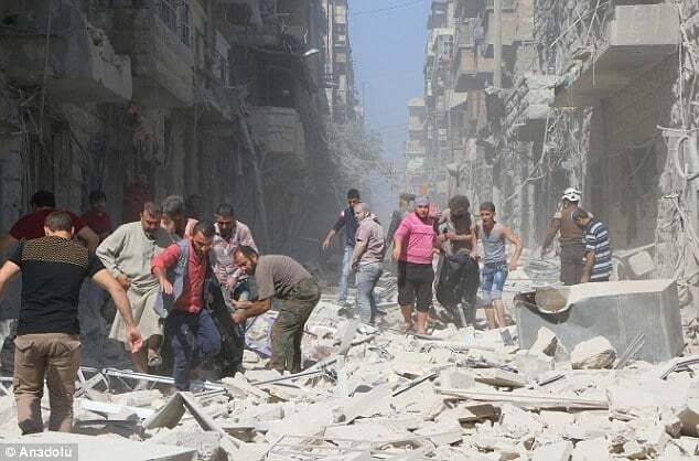 Покалічені діти і зруйноване місто: в Алеппо за два дні загинуло 145 осіб