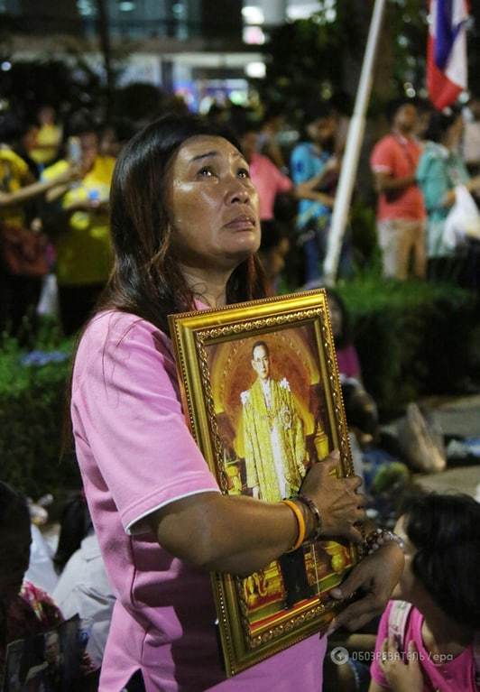 Таїланд в жалобі: помер король, який правив найдовше з усіх у світі