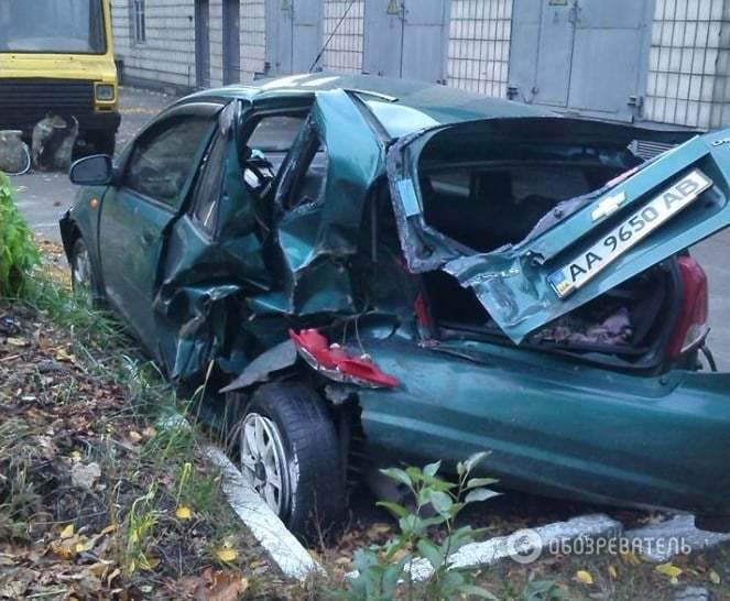 В Киеве пьяный водитель устроил крупную аварию и сбежал: опубликованы фото