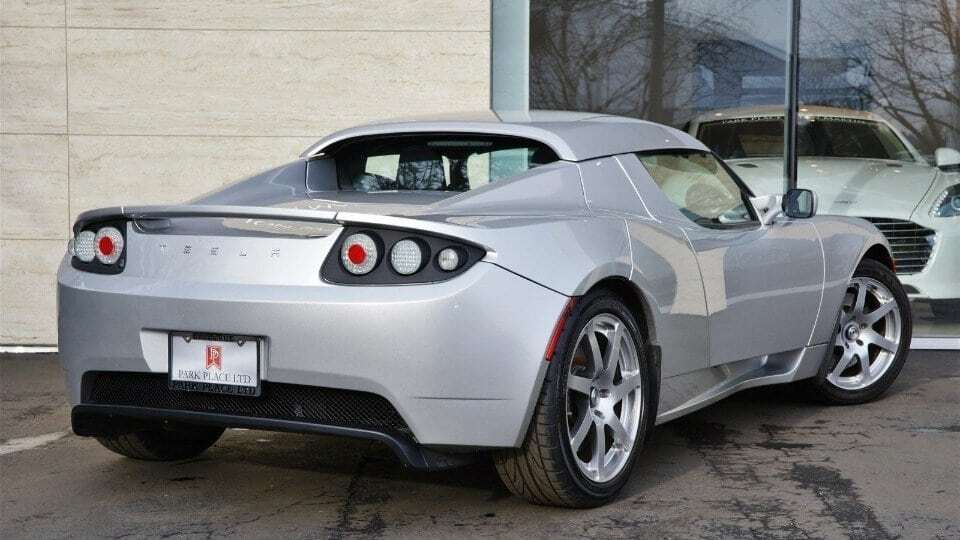 На eBay выставили прототип первой модели Tesla за один миллион долларов: фото