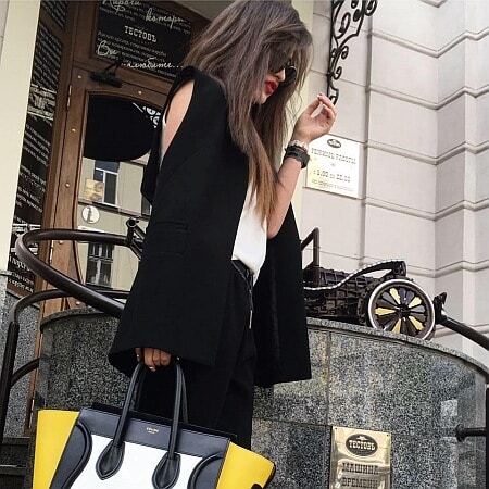 Золотая молодежь: 19-летняя дочь соратника Авакова щеголяет брендовыми сумками за тысячи евро