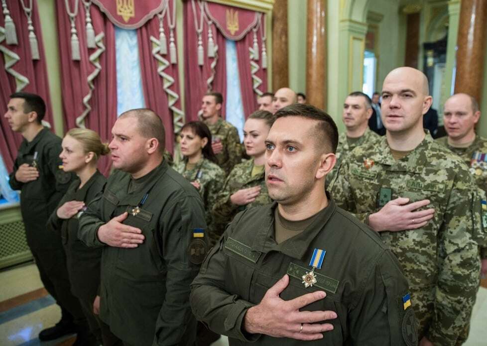 Порошенко отметил государственными наградами 265 военнослужащих. Опубликованы фото