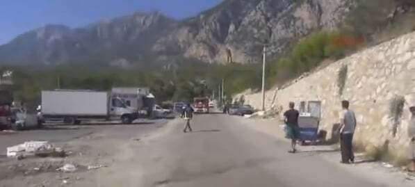 В Турции по дороге между Антальей и Кемером нанесли ракетный удар