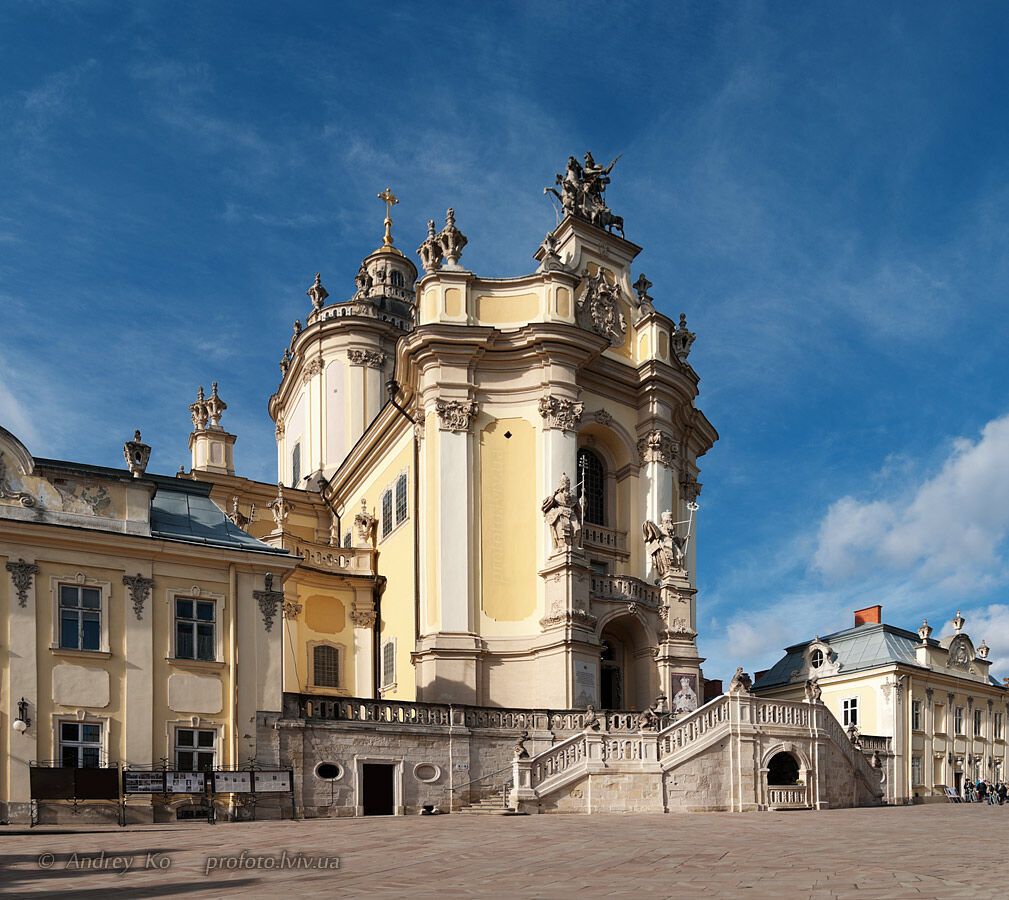 Топ-10 найвеличніших храмів Львова. Фоторепортаж